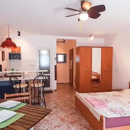 Apartment La Piccola Porta, равда, българия